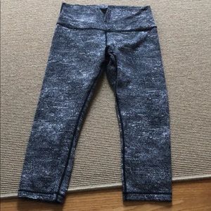 lululemon athletica Pants - Lululemon wunder under luon crops lululemon athletica Pants - Lululemon wunder under luon crops